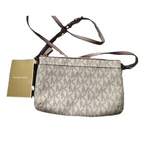 Michael Kors Signature Crossbody Bag-Stylish& Versatile,PreOwned with Receipt